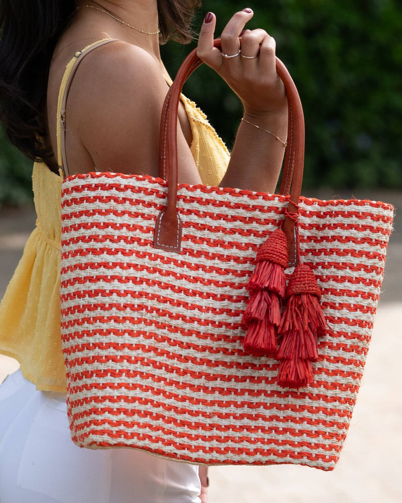 Cancun Small Sisal Basket Bag with Tassel Charm - Juniper Collective LLC