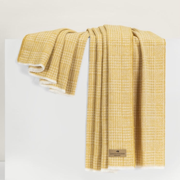 Sutton Plaid Throw - Thumbnail 5